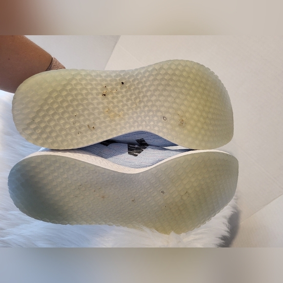 New Balance Women's Light Blue Running Shoes, Size 10 - Picture 6 of 7